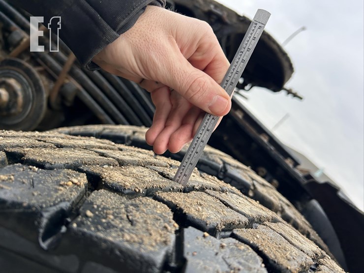 2017-mack-granite-gu713-image-62