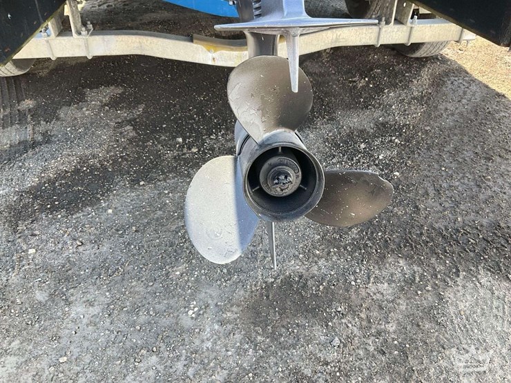 1985-23ft-mako-center-console-boat-with-2011-28ft-hmde-trailer-image-36