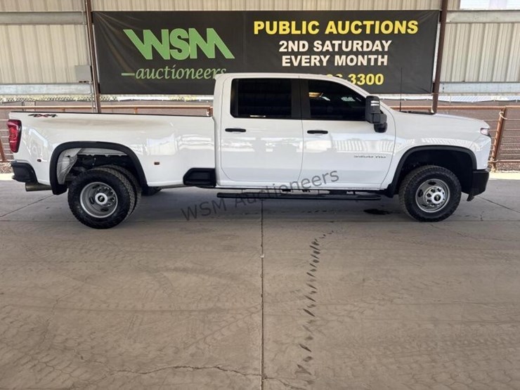 2022-chevrolet-silverado-3500hd-image-1