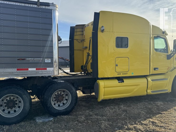 2015-peterbilt-579-image-32