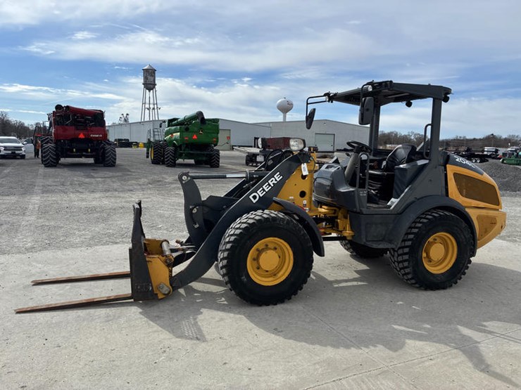 2021-deere-204l-image-8