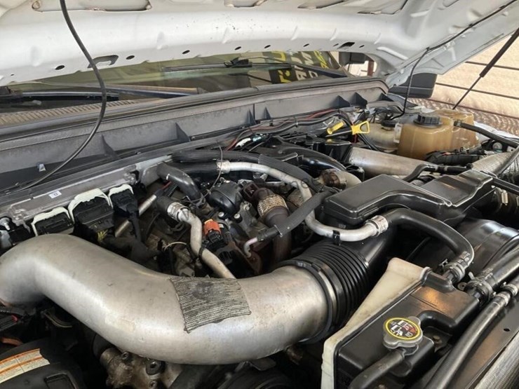 2013-ford-f550-image-14