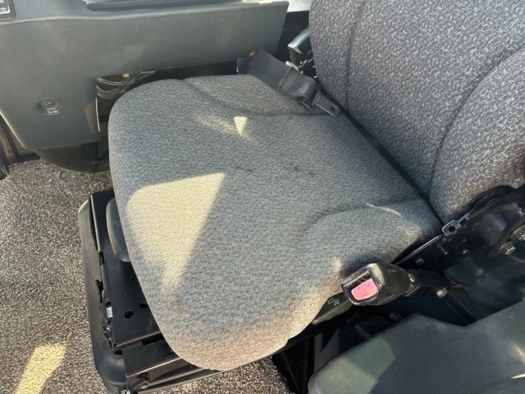 2011-deere-544k-image-55