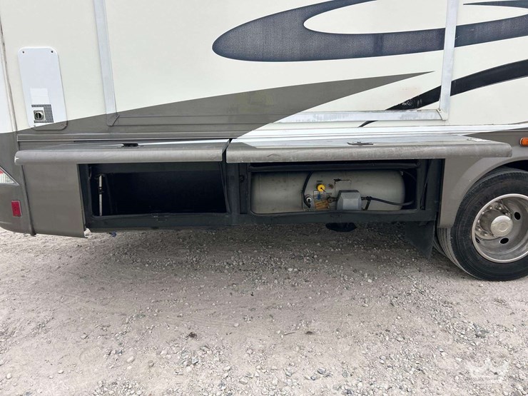 2006-ford-f53-landau-3645ds-36ft.-class-a-motorhome-image-33