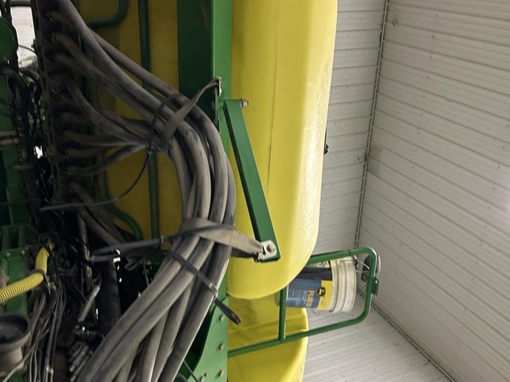 2010-john-deere-1770nt-image-24