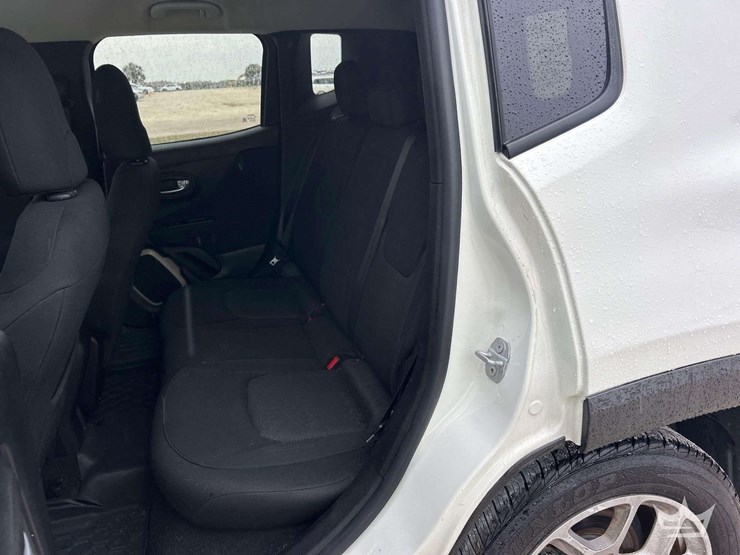 2017-jeep-renegade-image-17