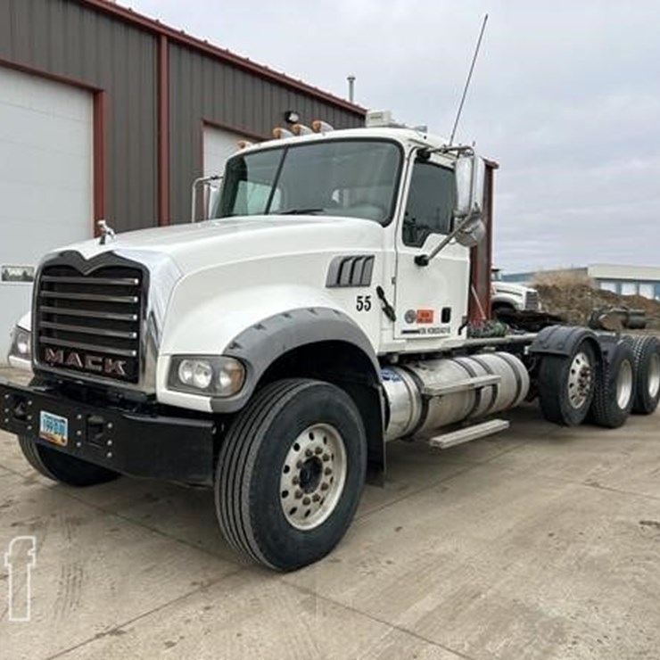 2019 MACK GRANITE 64FT
