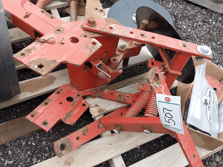 ih-corn-planter-row-unit-image-2