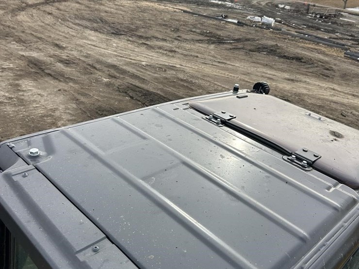 2023-caterpillar-336-image-98