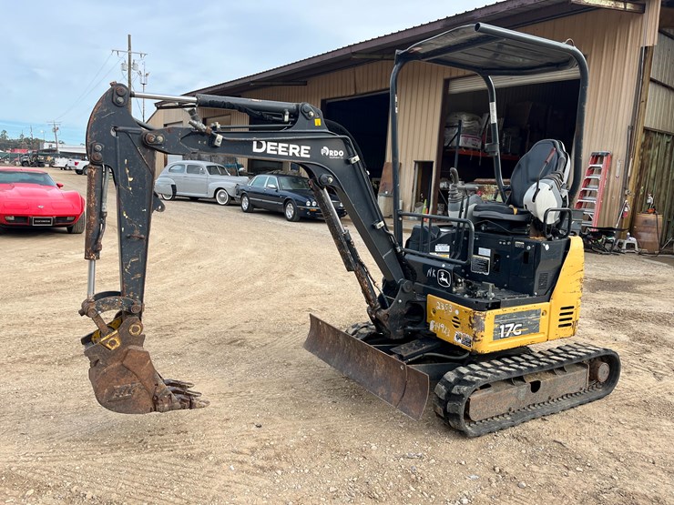 2017-deere-17g-image-2