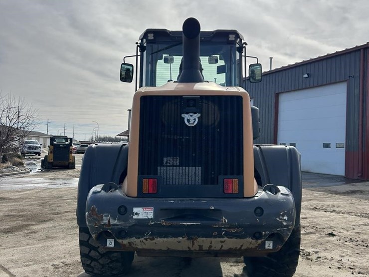 2019-case-721g-image-6