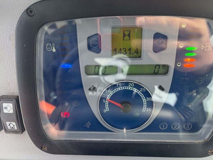 2013-new-holland-boomer-3050-image-17