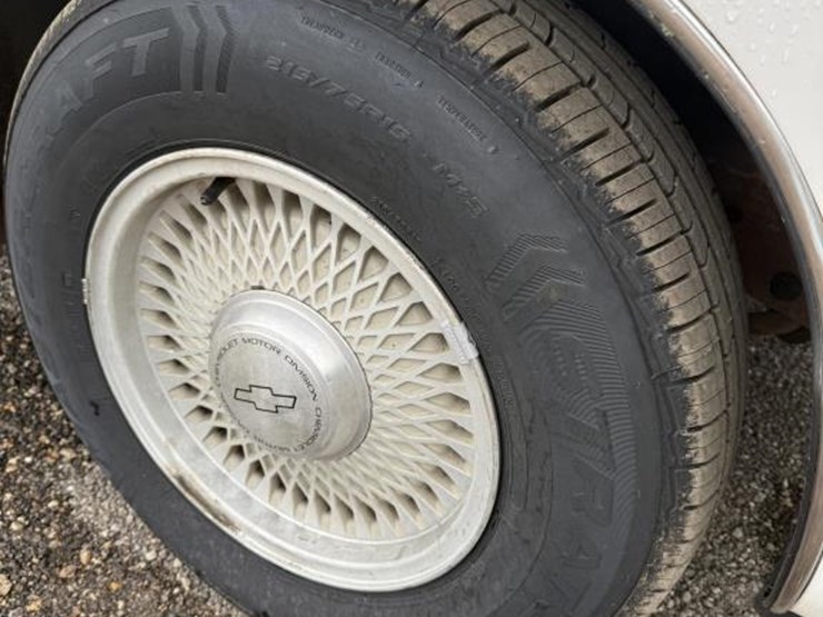 #49-•-1993-chevrolet-caprice-classic-image-5