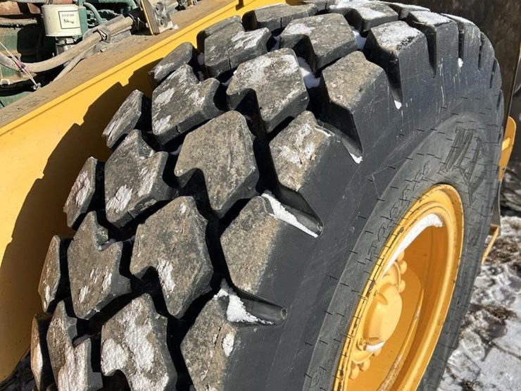 2012-volvo-l70g-image-33