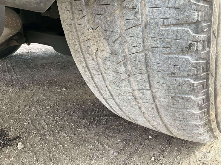 2011-ford-explorer-image-30