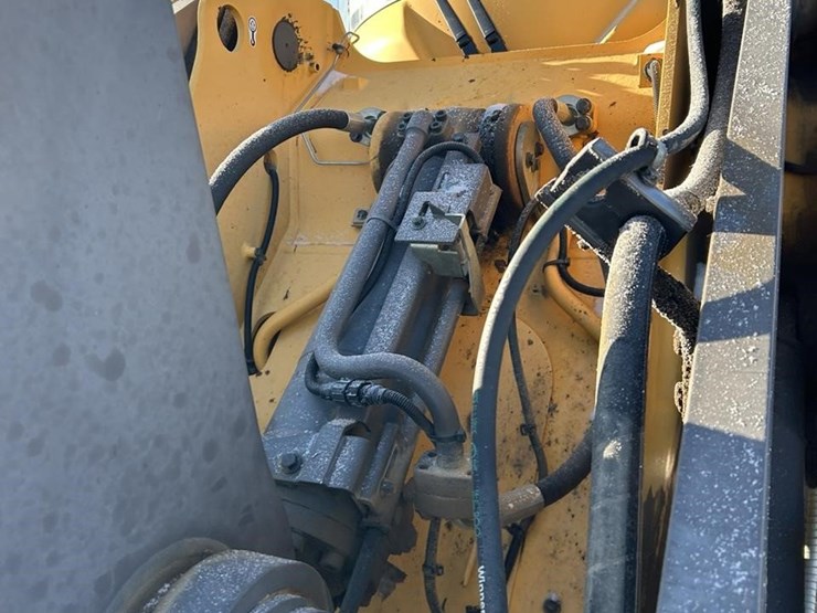 2012-volvo-l70g-image-16