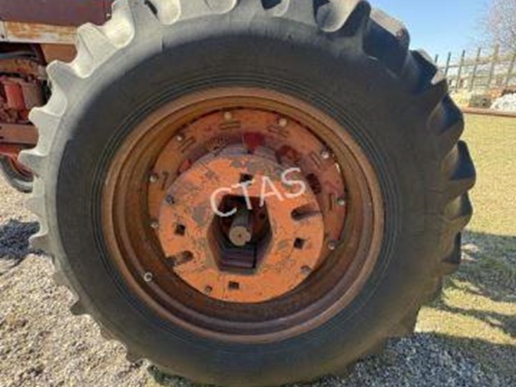 international-856d-image-12