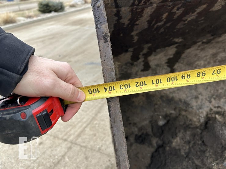 2019-case-721g-image-44