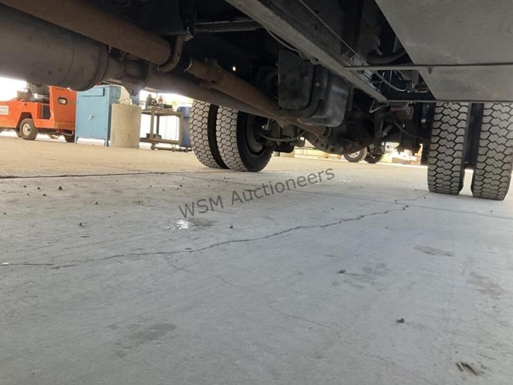 2016-ford-f550-image-25