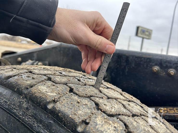 2017-mack-granite-gu713-image-64