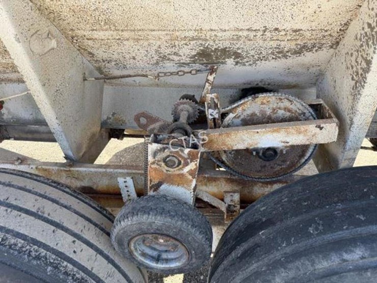 #53-•-tyler-moonwalk-260-pull-behind-dry-fertilizer-image-13