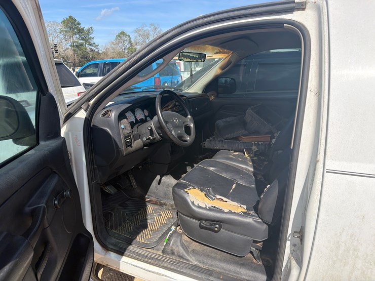 2003-dodge-2500-image-7