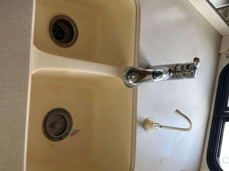 2001-freightliner-allegro-bus-class-a-motorhome-image-26