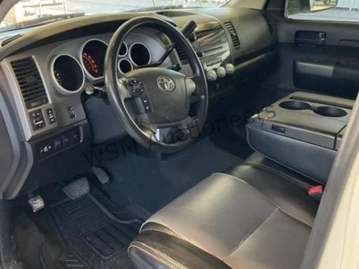 2011-toyota-tundra-image-23