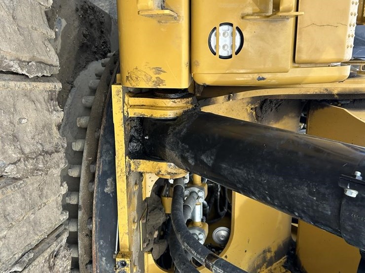 2023-caterpillar-336-image-89