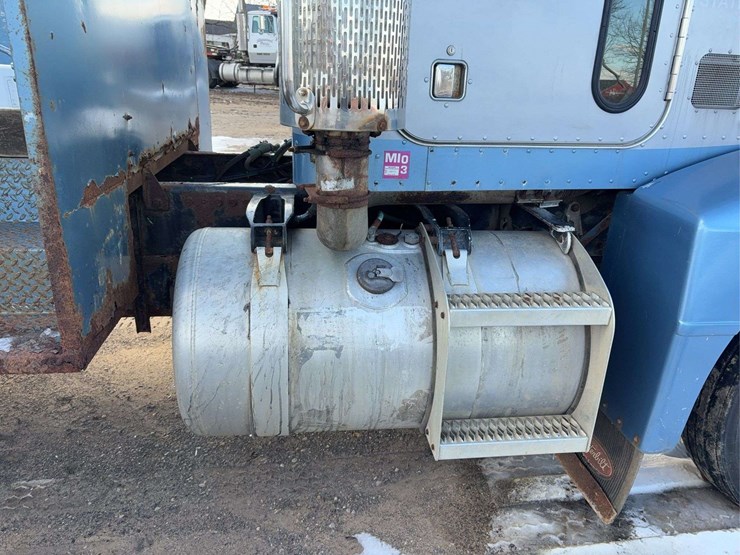 1990-peterbilt-377-image-8