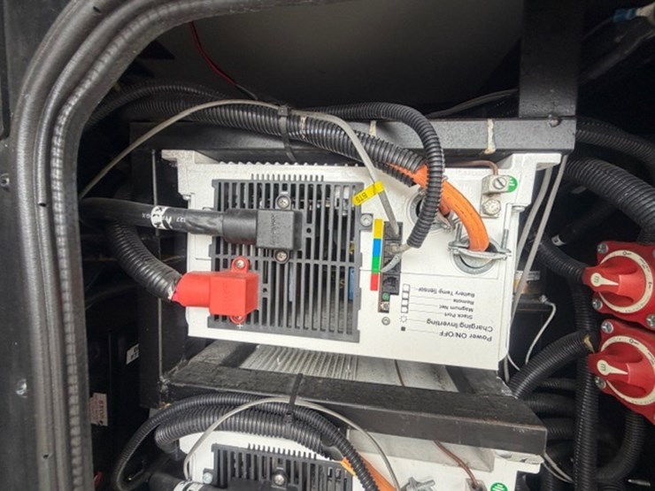 #1339-•-2011-fleetwood-36j-discovery-rv-/-motorhome-image-56