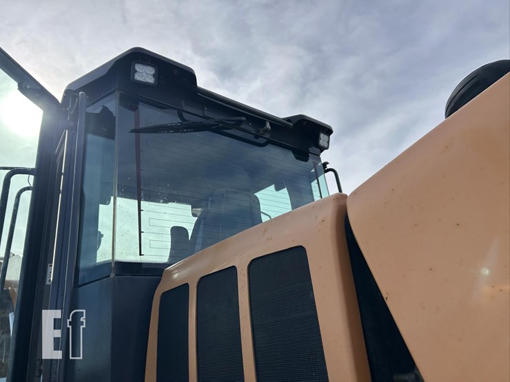 2019-case-721g-image-49