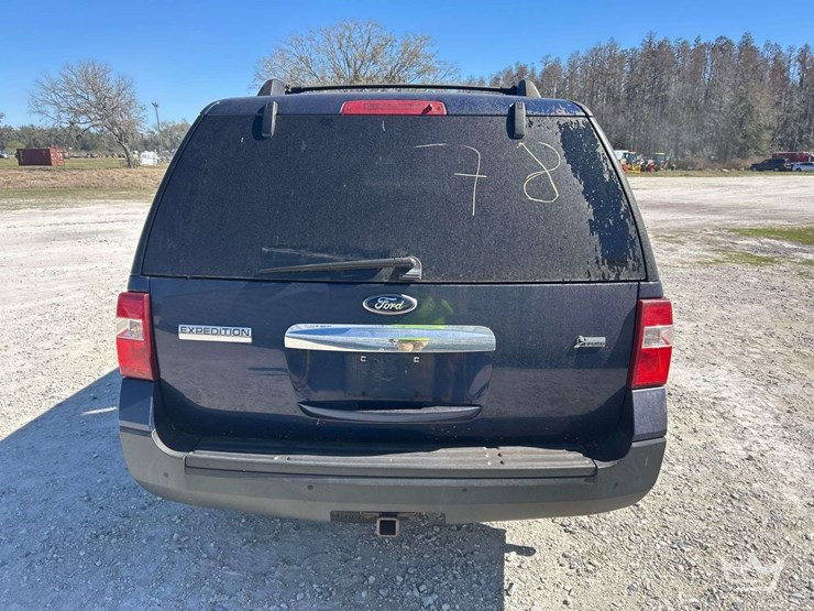 2012-ford-expedition-image-19