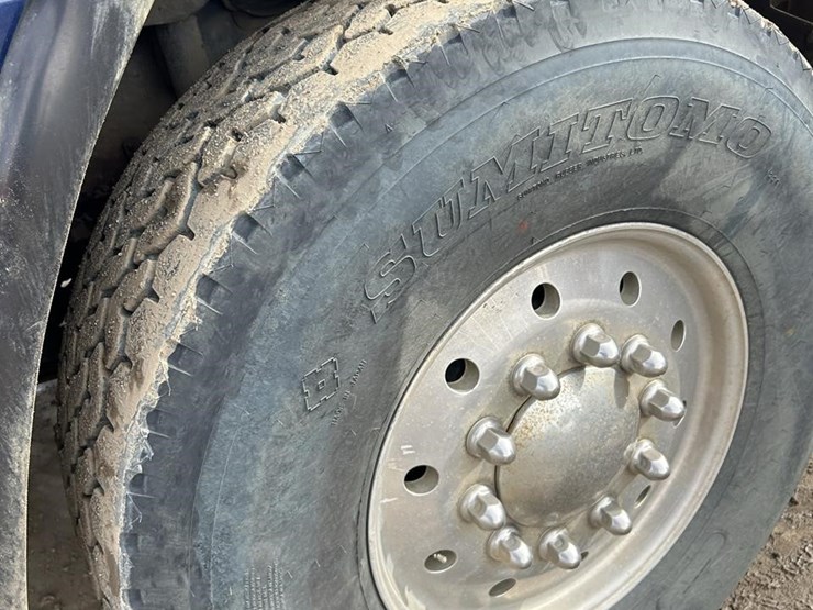 2007-freightliner-columbia-120-image-35