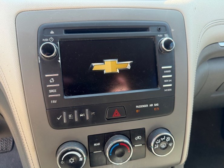 2016-chevrolet-traverse-image-50