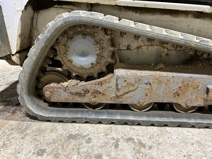 2018-bobcat-t450-image-12