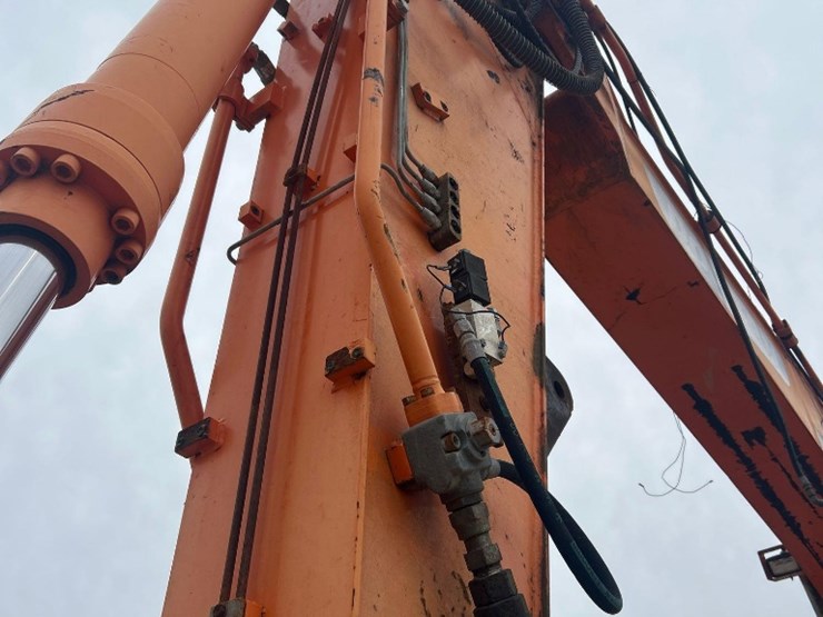 2014-doosan-dx225-lca-image-10