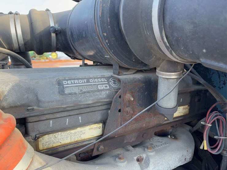 1990-peterbilt-377-image-11