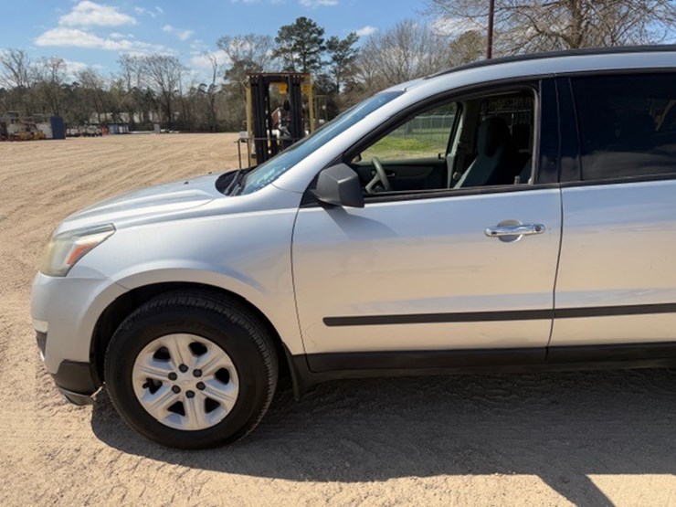 2016-chevrolet-traverse-image-14