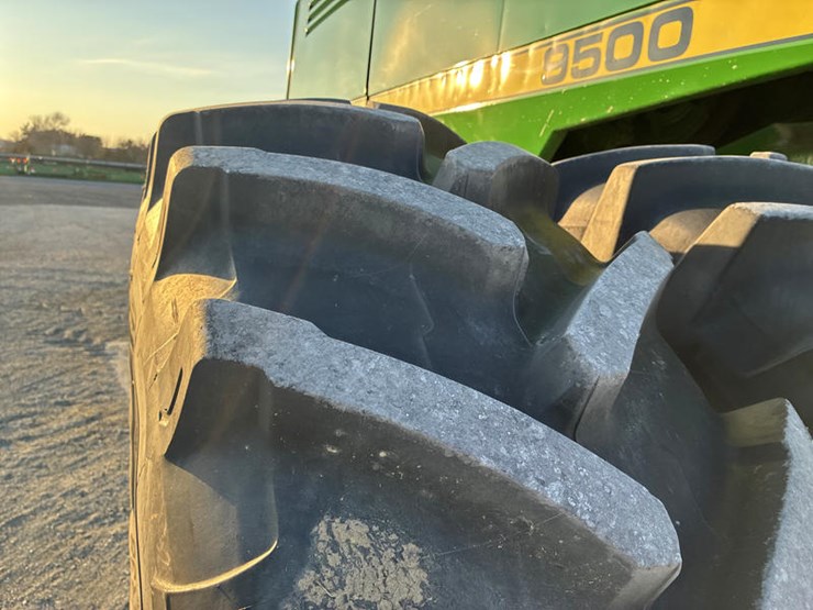1992-john-deere-9500-image-36