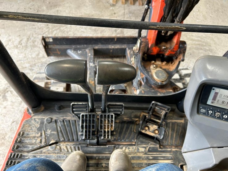 2019-kubota-kx033-4-image-25