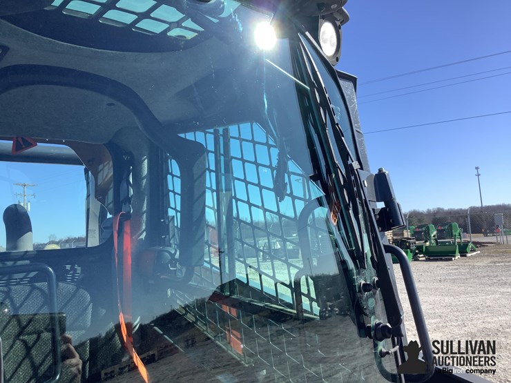 2020-deere-333g-image-13