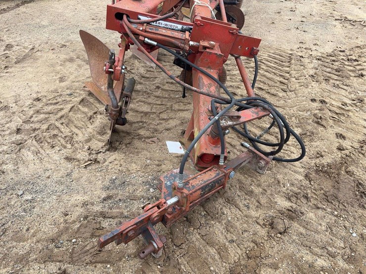 international-735-image-2