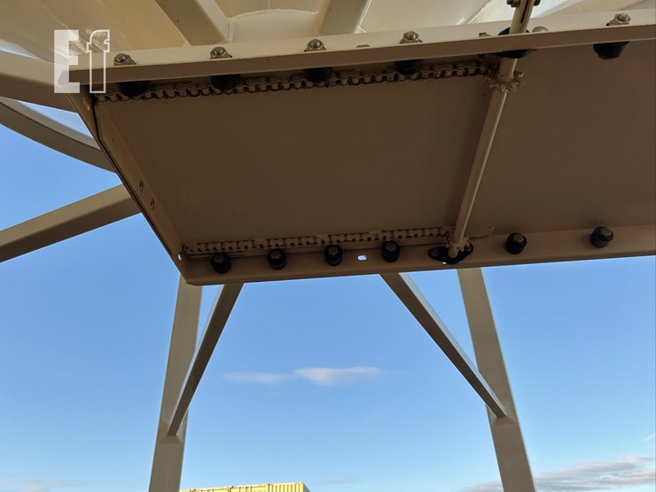 meridian-3000-bushel-hopper-bin-(9)-406-image-4