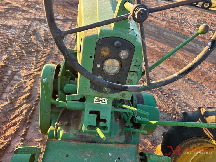 john-deere-70-image-18