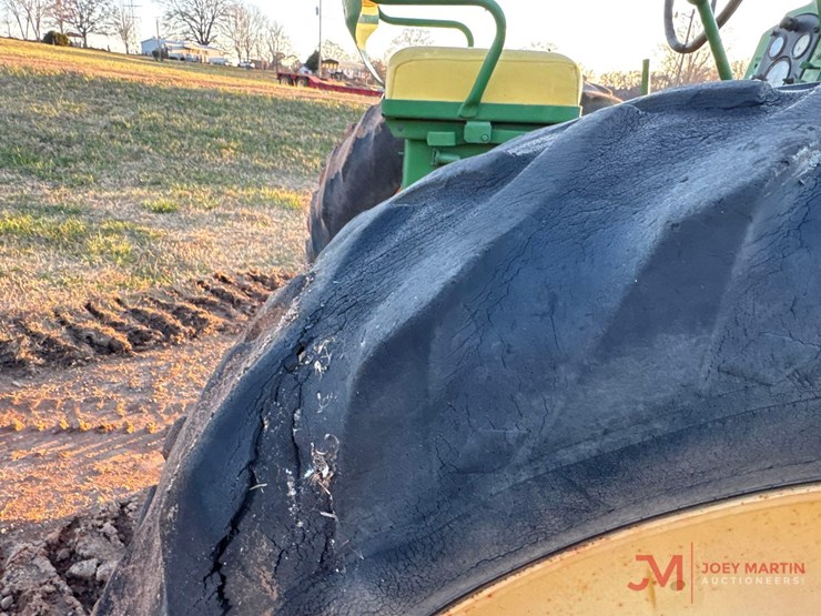 john-deere-70-image-13