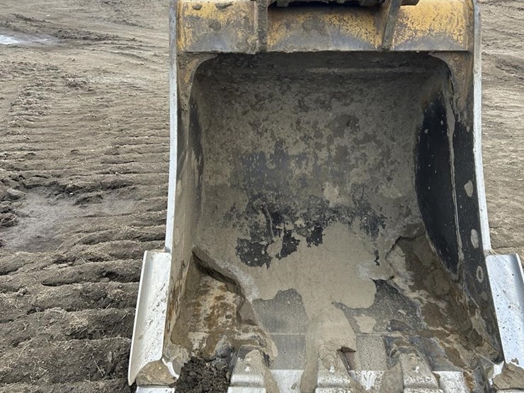 2023-caterpillar-336-image-27