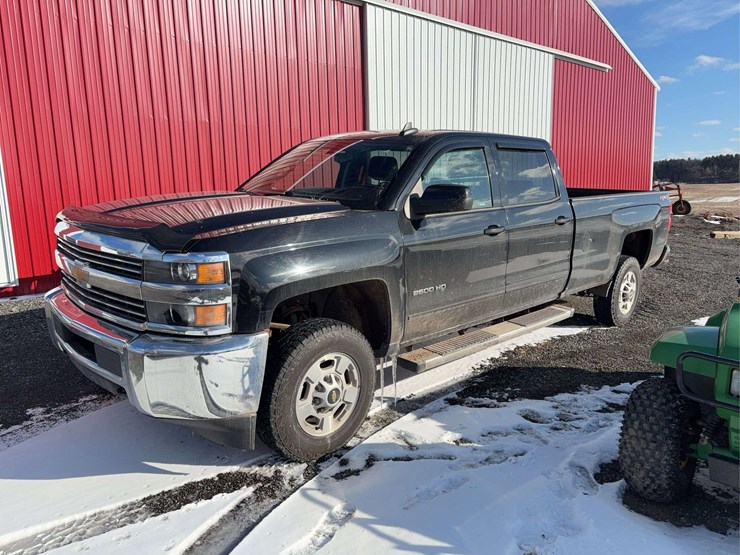 2018-chevrolet-silverado-2500-image-1