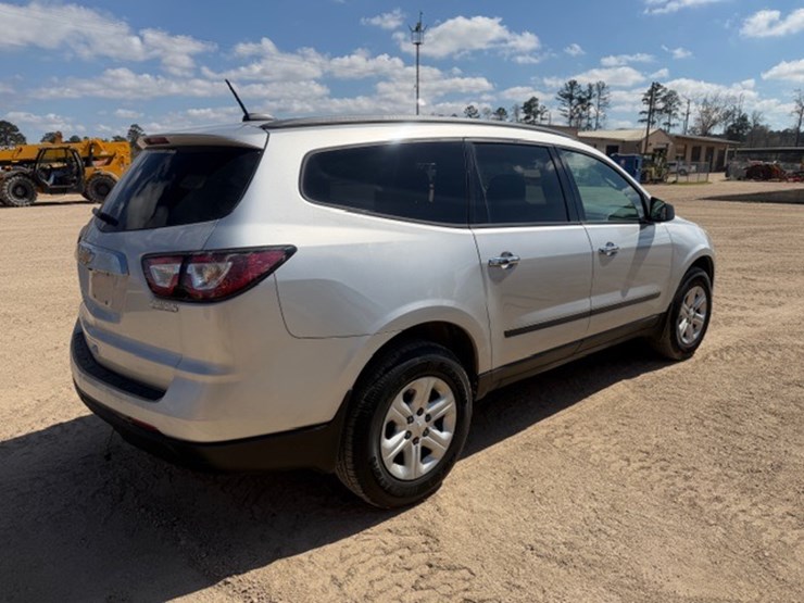 2016-chevrolet-traverse-image-3