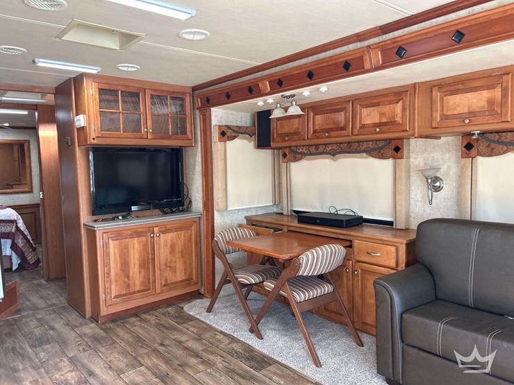 2008-freightliner-allegro-bay-class-a-motorhome-image-11